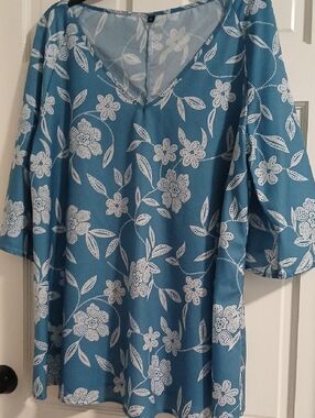 Women's Blue Floral V-Neck Top